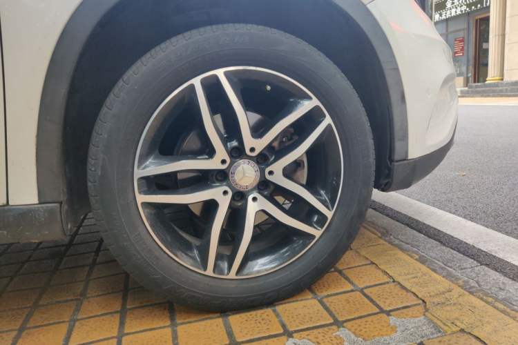Used Mercedes-Benz GLA 2016 GLA 220 4MATIC Fashion Edition Right Front Wheel Hub