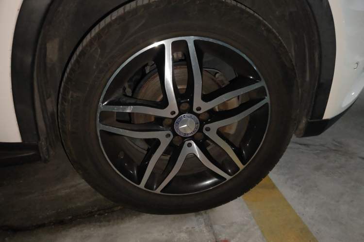 Used Mercedes-Benz GLA 2016 GLA 200 Fashion Model Right Front Wheel Hub