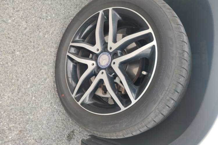 Used Mercedes-Benz GLA 2016 GLA 220 4MATIC Fashion Edition Right Front Wheel Hub