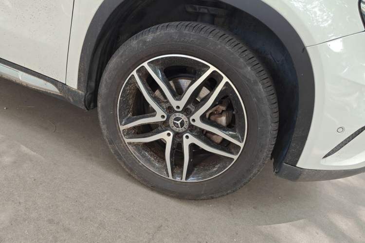 Used Mercedes-Benz GLA 2016 GLA 200 Fashion Model Right Front Wheel Hub