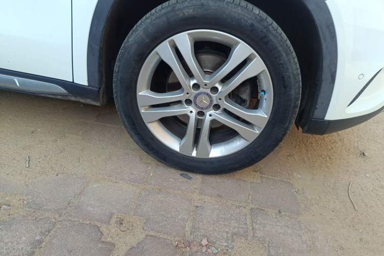 Used Mercedes-Benz GLA 2016 GLA 200 Sport Edition Right Front Wheel Hub
