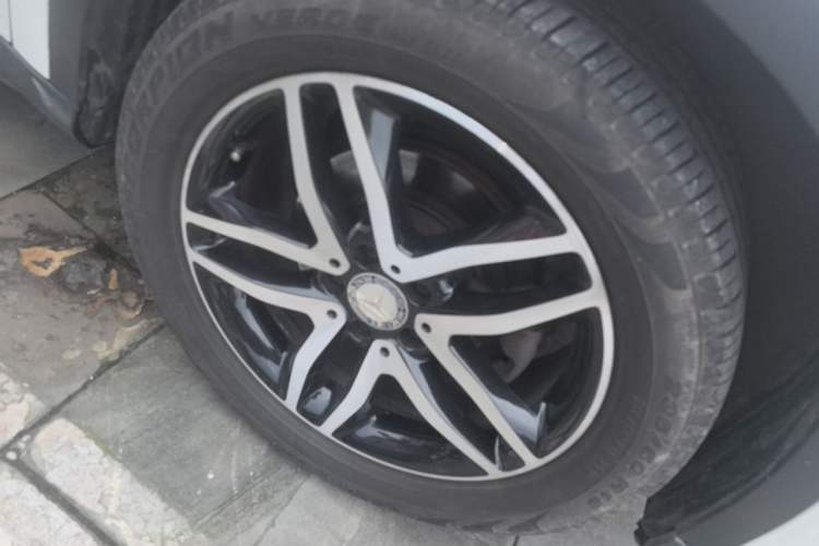 Used Mercedes-Benz GLA 2016 GLA 220 4MATIC Fashion Edition Right Front Wheel Hub