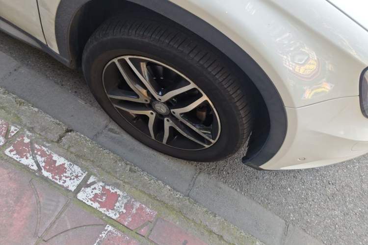 Used Mercedes-Benz GLA 2016 GLA 220 4MATIC Fashion Edition Right Front Wheel Hub