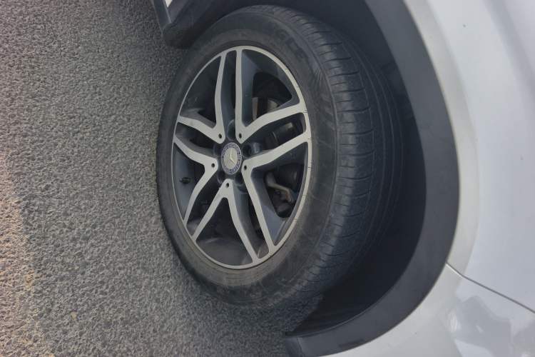 Used Mercedes-Benz GLA 2016 GLA 200 Fashion Model Right Front Wheel Hub