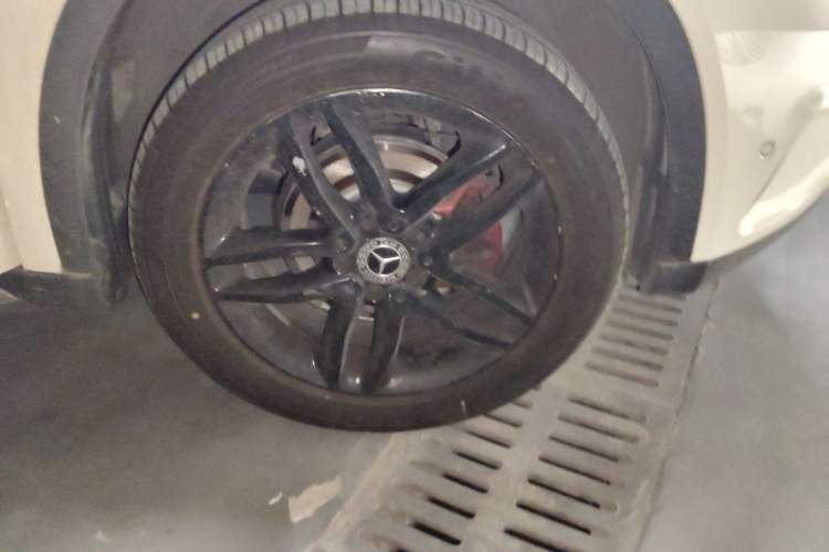 Used Mercedes-Benz GLA 2016 GLA 220 4MATIC Fashion Edition Right Front Wheel Hub