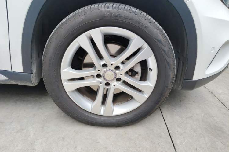 Used Mercedes-Benz GLA 2016 GLA 200 Sport Edition Right Front Wheel Hub