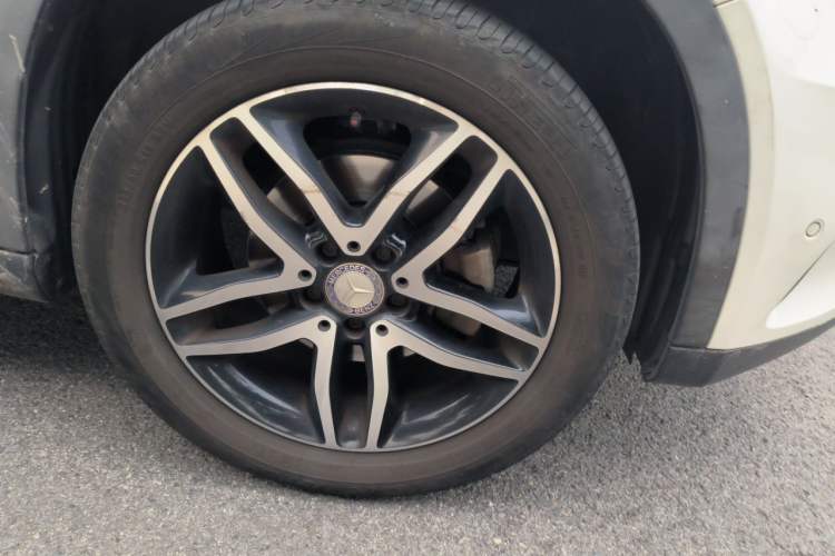 Used Mercedes-Benz GLA 2016 GLA 200 Fashion Model Right Front Wheel Hub