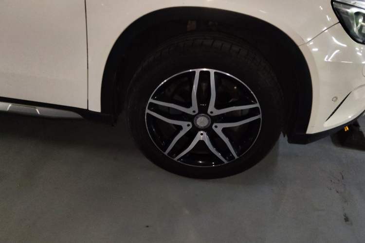 Used Mercedes-Benz GLA 2016 GLA 200 Fashion Model Right Front Wheel Hub