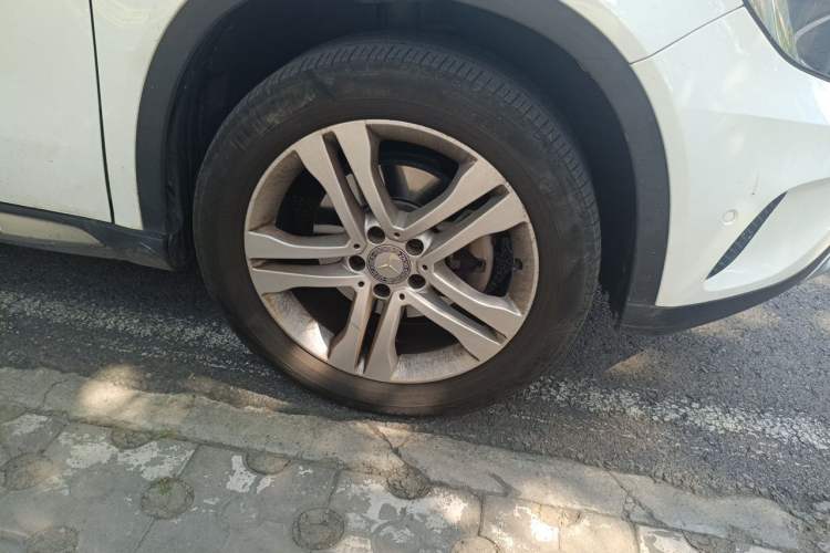 Used Mercedes-Benz GLA 2016 GLA 200 Sport Edition Right Front Wheel Hub