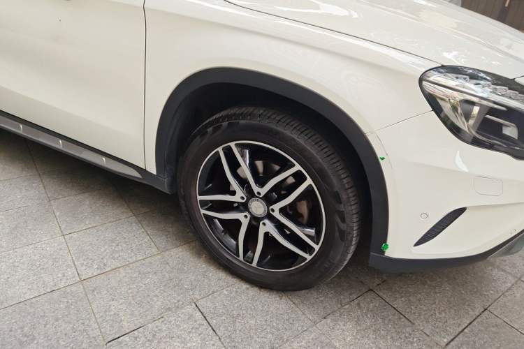 Used Mercedes-Benz GLA 2016 GLA 220 4MATIC Fashion Edition Right Front Wheel Hub