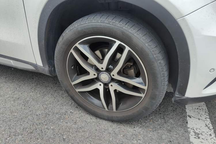 Used Mercedes-Benz GLA 2016 GLA 200 Fashion Model Right Front Wheel Hub
