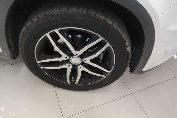 Used Mercedes-Benz GLA 2016 GLA 220 4MATIC Fashion Edition Right Front Wheel Hub