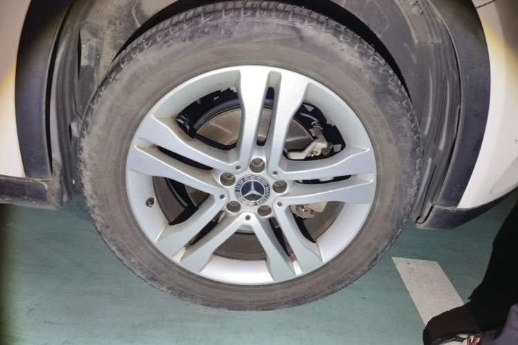 Used Mercedes-Benz GLA 2016 GLA 200 Sport Edition Right Front Wheel Hub