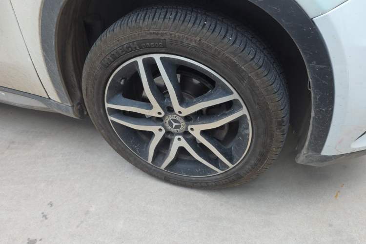 Used Mercedes-Benz GLA 2016 GLA 200 Fashion Model Right Front Wheel Hub