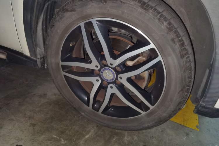 Used Mercedes-Benz GLA 2016 GLA 200 Fashion Model Right Front Wheel Hub