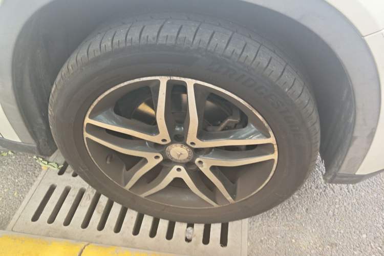 Used Mercedes-Benz GLA 2016 GLA 220 4MATIC Fashion Edition Right Front Wheel Hub