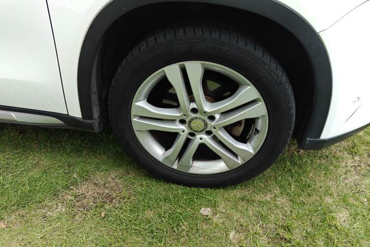 Used Mercedes-Benz GLA 2016 GLA 200 Sport Edition Right Front Wheel Hub