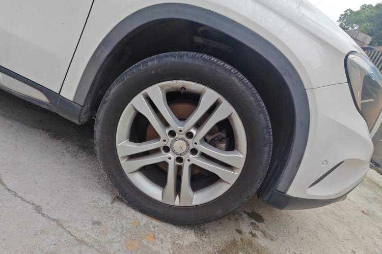 Used Mercedes-Benz GLA 2016 GLA 200 Sport Edition Right Front Wheel Hub