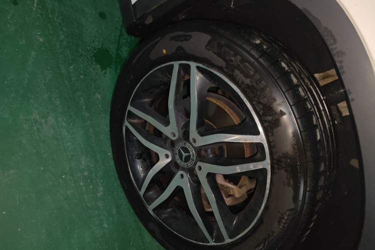 Used Mercedes-Benz GLA 2016 GLA 220 4MATIC Fashion Edition Right Front Wheel Hub