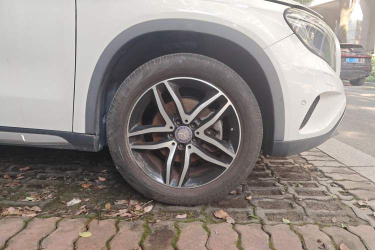 Used Mercedes-Benz GLA 2016 GLA 220 4MATIC Fashion Edition Right Front Wheel Hub
