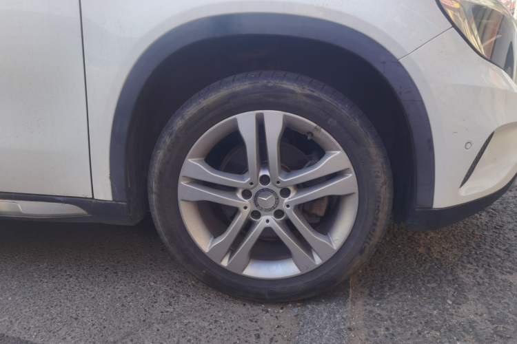 Used Mercedes-Benz GLA 2016 GLA 200 Sport Edition Right Front Wheel Hub