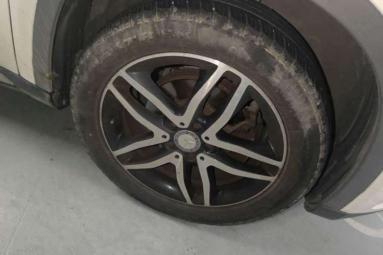 Used Mercedes-Benz GLA 2016 GLA 220 4MATIC Fashion Edition Right Front Wheel Hub