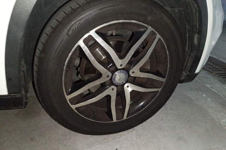 Used Mercedes-Benz GLA 2016 GLA 200 Fashion Model Right Front Wheel Hub