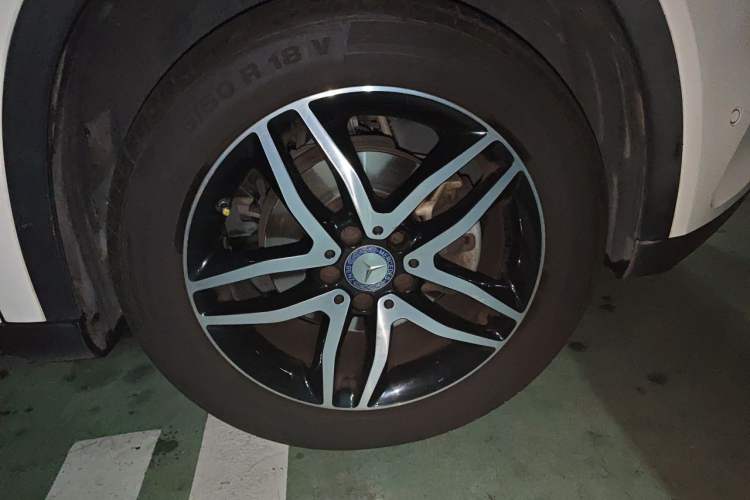 Used Mercedes-Benz GLA 2016 GLA 200 Fashion Model Right Front Wheel Hub