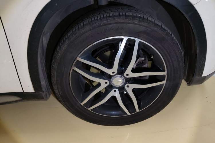 Used Mercedes-Benz GLA 2016 GLA 200 Fashion Model Right Front Wheel Hub