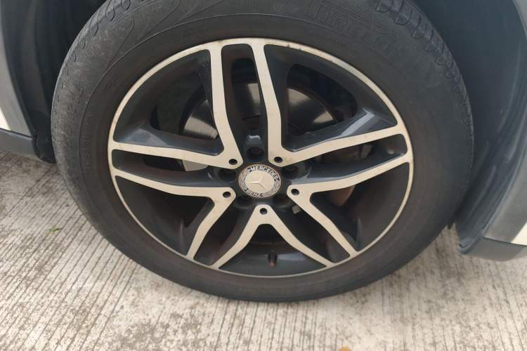 Used Mercedes-Benz GLA 2016 GLA 200 Fashion Model Right Front Wheel Hub