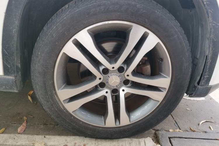 Used Mercedes-Benz GLA 2016 GLA 200 Sport Edition Right Front Wheel Hub