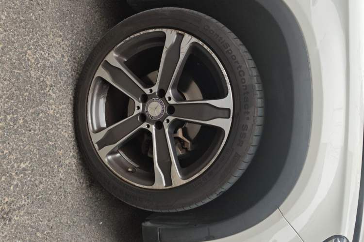Used Mercedes-Benz GLA 2016 GLA 220 4MATIC Luxury Model Right Front Wheel Hub
