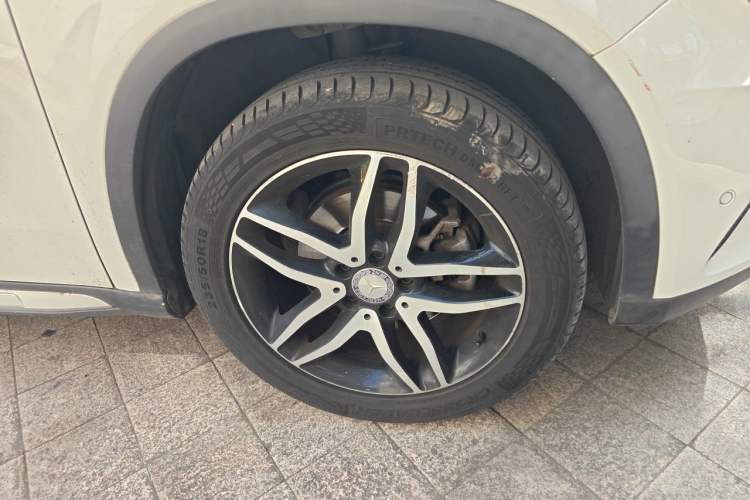 Used Mercedes-Benz GLA 2016 GLA 200 Fashion Model Right Front Wheel Hub