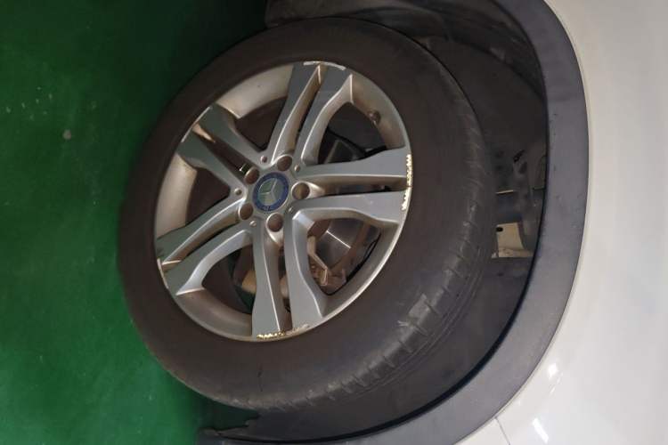 Used Mercedes-Benz GLA 2016 GLA 200 Sport Edition Right Front Wheel Hub