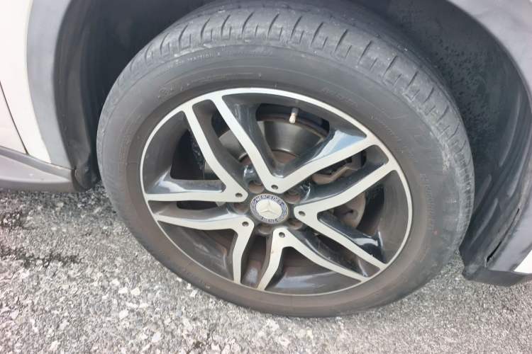 Used Mercedes-Benz GLA 2016 GLA 200 Fashion Model Right Front Wheel Hub