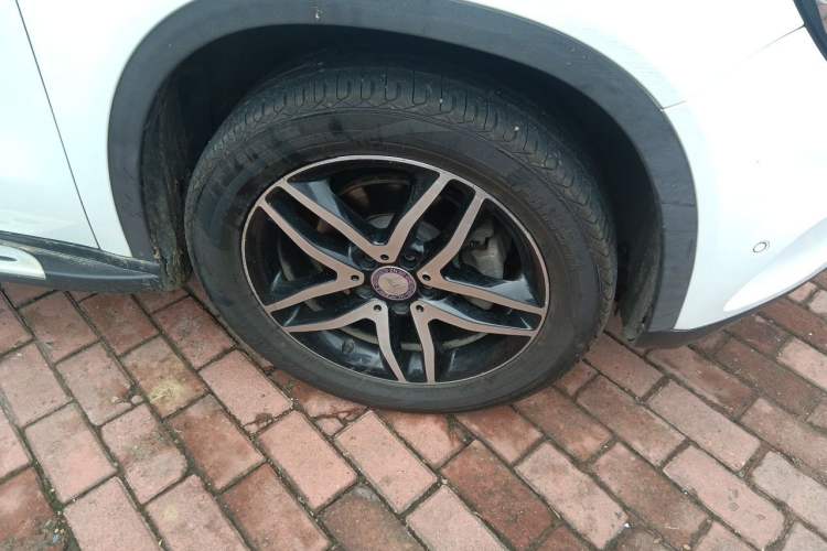 Used Mercedes-Benz GLA 2016 GLA 200 Fashion Model Right Front Wheel Hub
