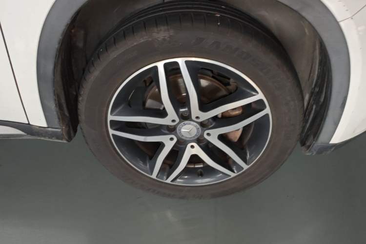 Used Mercedes-Benz GLA 2016 GLA 220 4MATIC Fashion Edition Right Front Wheel Hub