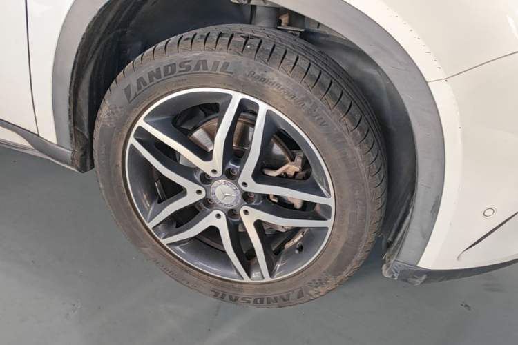 Used Mercedes-Benz GLA 2016 GLA 220 4MATIC Fashion Edition Right Front Wheel Hub