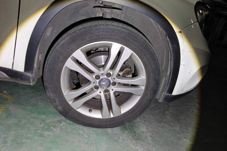 Used Mercedes-Benz GLA 2016 GLA 200 Sport Edition Right Front Wheel Hub