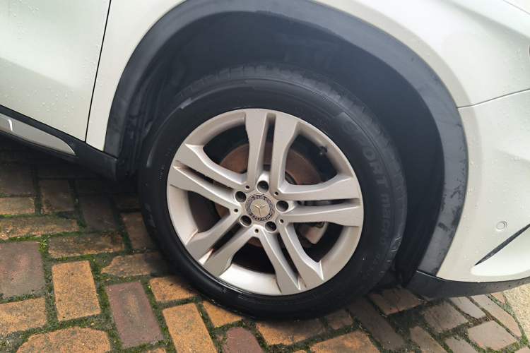 Used Mercedes-Benz GLA 2016 GLA 200 Sport Edition Right Front Wheel Hub