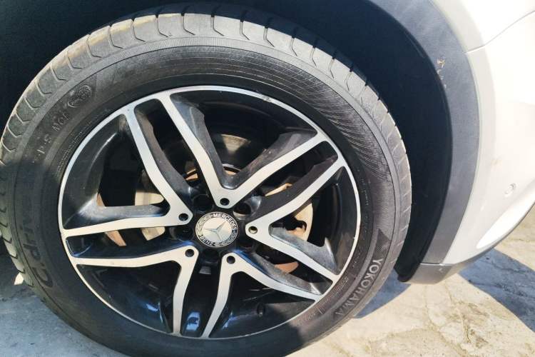 Used Mercedes-Benz GLA 2016 GLA 200 Fashion Model Right Front Wheel Hub
