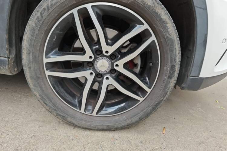 Used Mercedes-Benz GLA 2016 GLA 200 Fashion Model Right Front Wheel Hub