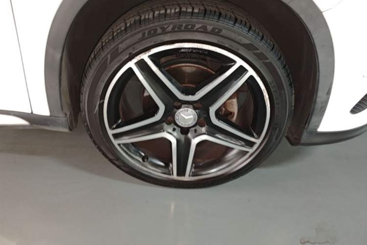 Used Mercedes-Benz GLA 2016 GLA 200 Fashion Model Right Front Wheel Hub