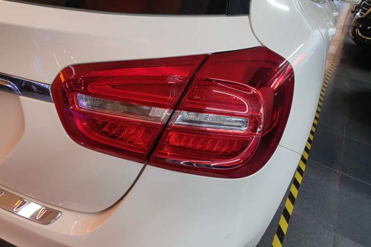 Used Mercedes-Benz GLA 2016 GLA 200 Fashion Model Right Rear Taillight