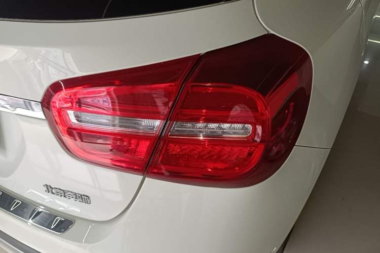Used Mercedes-Benz GLA 2016 GLA 200 Fashion Model Right Rear Taillight