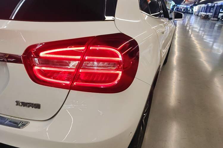 Used Mercedes-Benz GLA 2016 GLA 200 Fashion Model Right Rear Taillight