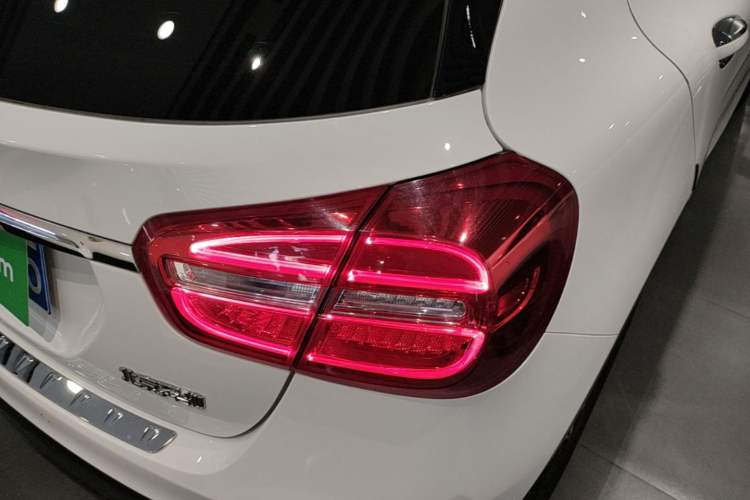 Used Mercedes-Benz GLA 2016 GLA 200 Fashion Model Right Rear Taillight