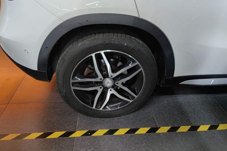 Used Mercedes-Benz GLA 2016 GLA 200 Fashion Model Right Rear Wheel Hub