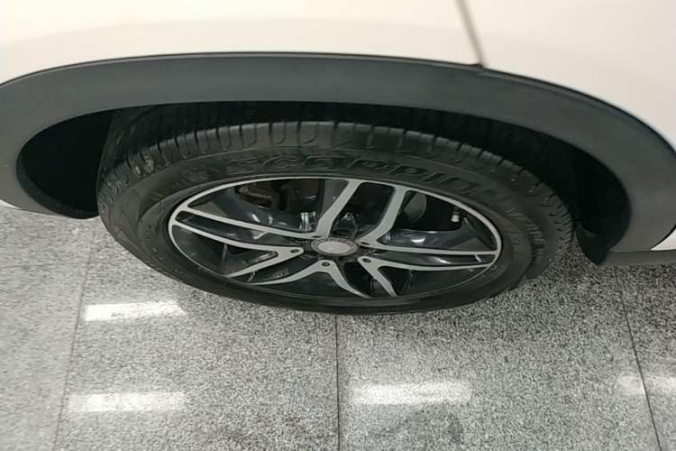 Used Mercedes-Benz GLA 2016 GLA 220 4MATIC Fashion Edition Right Rear Wheel Hub