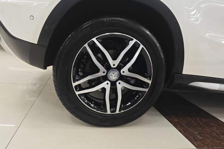 Used Mercedes-Benz GLA 2016 GLA 220 4MATIC Fashion Edition Right Rear Wheel Hub